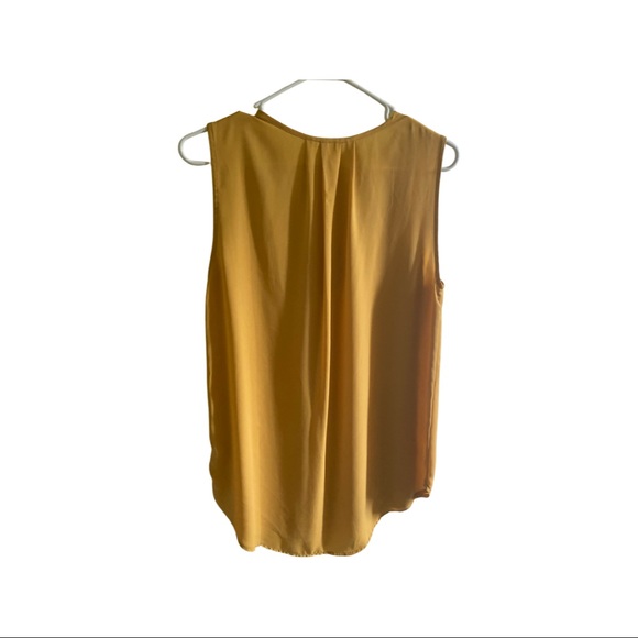 H&M sleeveless top - Picture 3 of 3